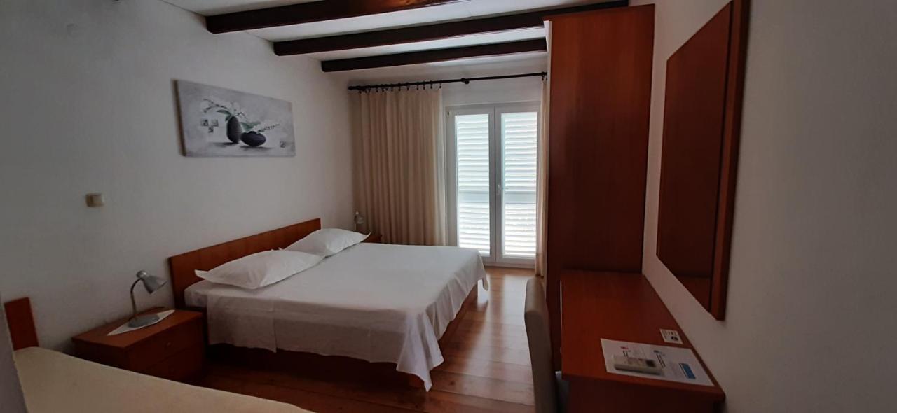 Apartments Jagoda Brela Ngoại thất bức ảnh